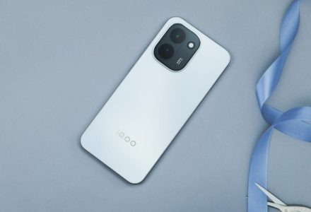 9020mAh超大电池+165Hz高刷的中端新标杆,iQOO Z11评测-极客视界 - 数码评测_手机推荐_智能硬件_科技生活